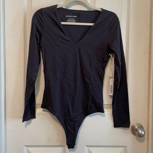 Everlane NWT long sleeve v-neck bodysuit in black